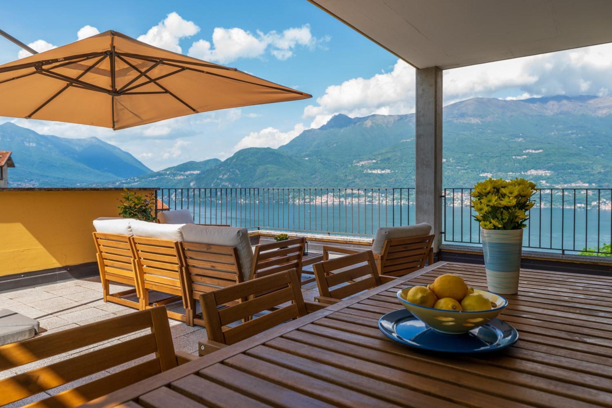 Stunning Apartment- Terrace And Swimming Pool Bellano Exterior photo