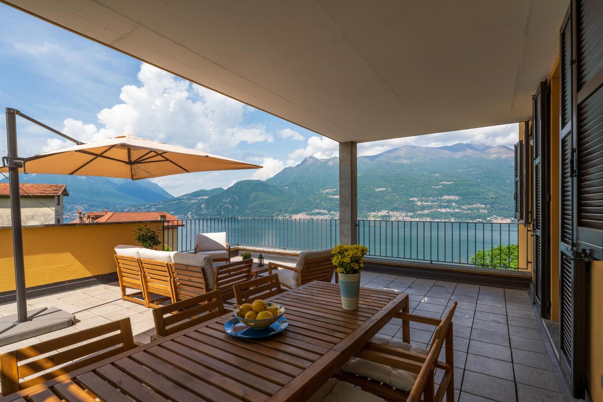 Stunning Apartment- Terrace And Swimming Pool Bellano Exterior photo