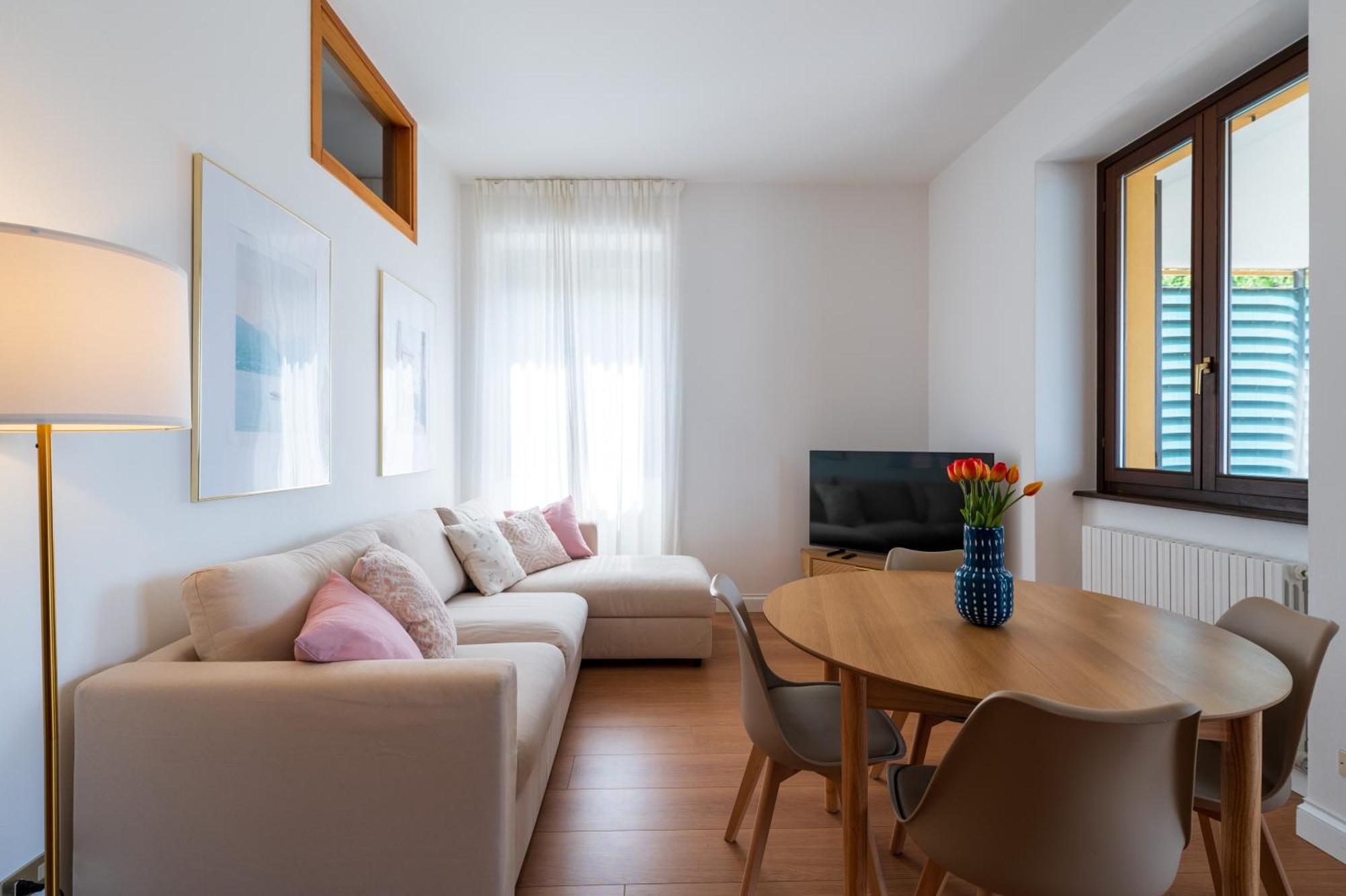 Stunning Apartment- Terrace And Swimming Pool Bellano Exterior photo