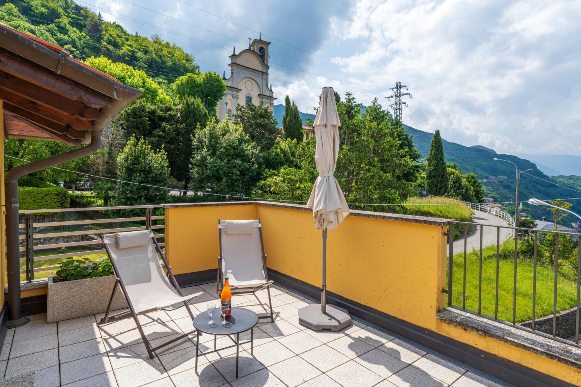 Stunning Apartment- Terrace And Swimming Pool Bellano Exterior photo